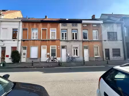 instapklare rijwoning nabij rabot.