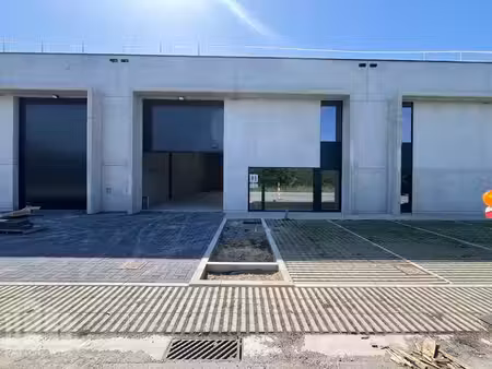 opslagruimte van 300 m² & uitstekend gelegen vlak aan de ...