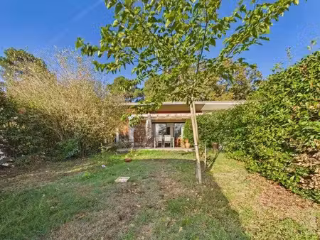 a vendre maison au calme avec 3 chambres et jardin