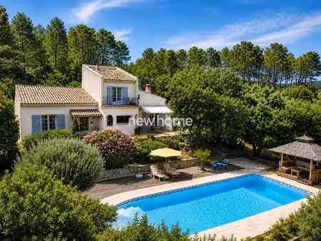 élégante propriété de caractère avec très belle vue  piscine et gîte indépendant