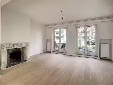 bois de la cambre : magnifique appartement 3 ch. + terrasse