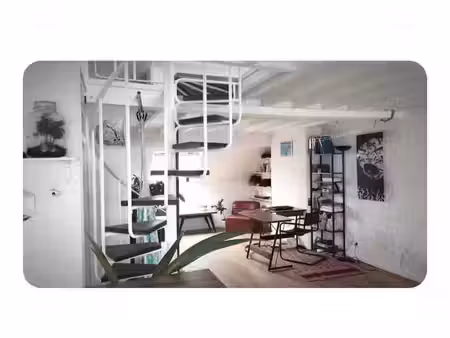 loft lumineux 1 chambre avec escalier en colimaçon
