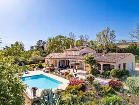 superbe villa 5 pieces avec piscine