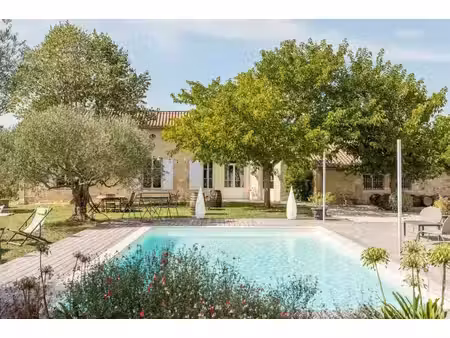 sublime propriété viticole de 3.21 ha près de bordeaux - clé en main !