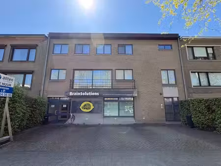 bureau rénové de 322m² à edegem