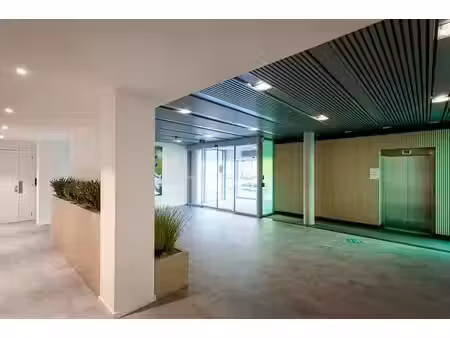 immeuble de bureaux à la périphérie sud d'anvers