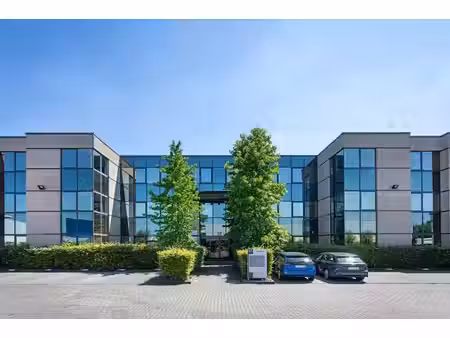 complexe de bureaux situé à la sortie malines-nord
