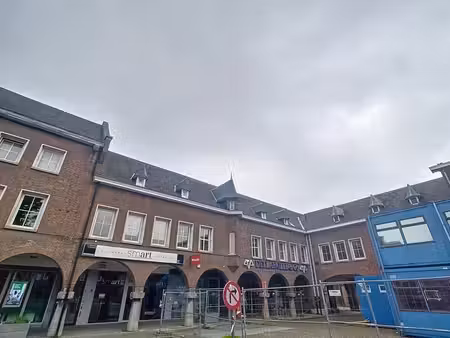 bureau de 514m² au centre de schoten