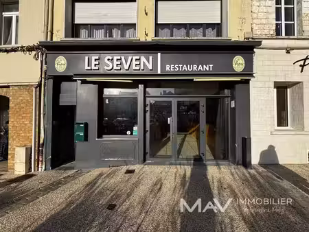 fauquembergues - local commercial de 104m² sur grand place