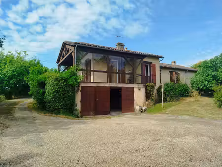 charmante maison construite en 79 avec vue panoramique et grand terrain de 4121 m2