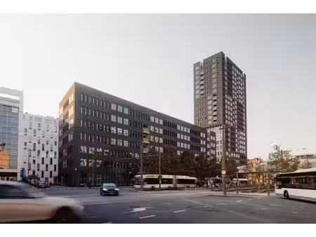 bureaux rénovés dans l'immeuble avenue