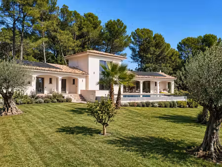 superbe villa d'architecte de 250 m2 + sous sol et garage sur 4000 m2 de terrain plat