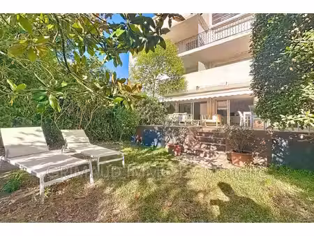 à 5 min de la place des lices - appartement avec jardin t4