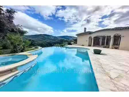 belle propriété sur 7 900 m² avec vue exceptionnelle sur les c