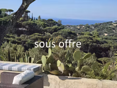 la croix-valmer gigaro vue mer et plage à pied pour ce tres beau mas d'angle