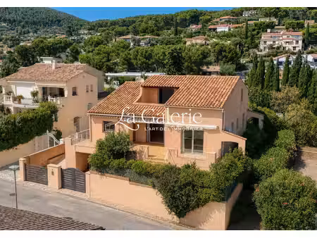 villa à carqueiranne proche centre ville