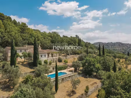 belle propriété avec vue magnifique  pisicne et 3 garages
