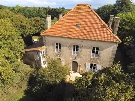 superbe presbytère de caractère avec magnifiques jardins 