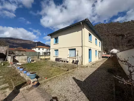 a vendre : grande maison familiale t7 volumes généreux  luminosité et confort de vie.