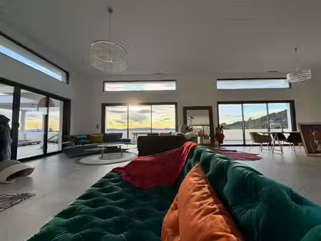 maison contemporaine d'exception avec vue panoramique et prestations haut de gamme