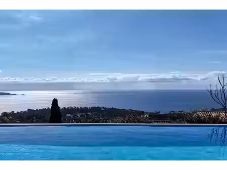 villa contemporaine recente avec vue magnifique sur la mer et la presqu'ile de giens