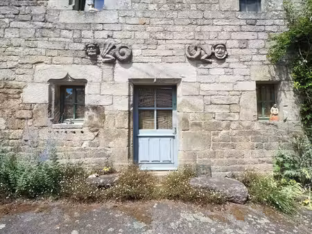 grande demeure 17ème siècle 9 chambres avec jardin bucolique abrité des regards