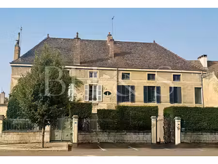 maison de maître et dépendances  proche beaune