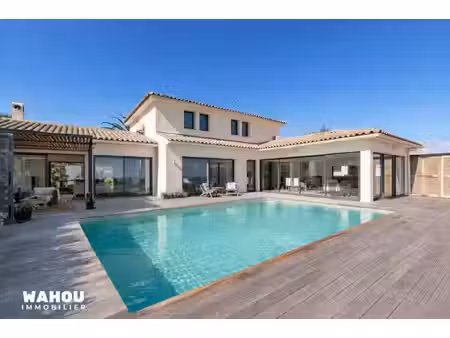 villa d'architecte d'exception avec vue panoramique sur la baie de cannes