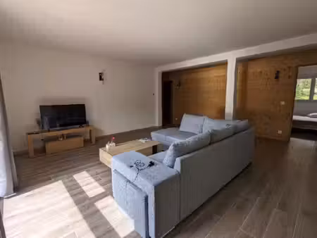 appartement en rez-de-jardin exposé sud avec parking  samoëns