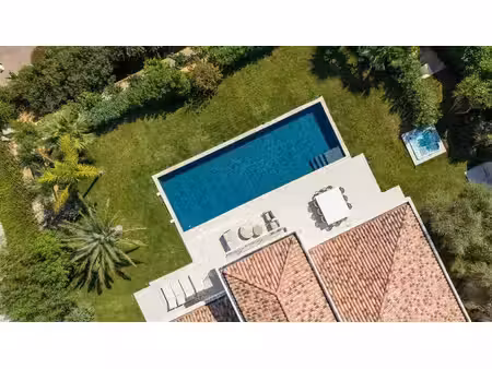 maison contemporaine t6 300m2 proche mer