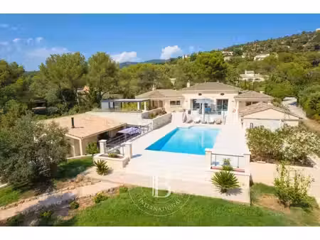 roquebrune-sur-argens - la bouverie - piscine - garage