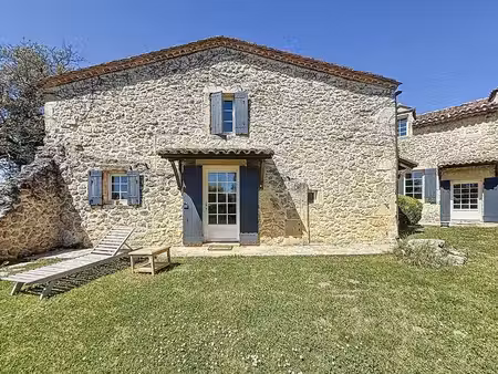 maison de campagne avec vue dominante + piscine + gîte