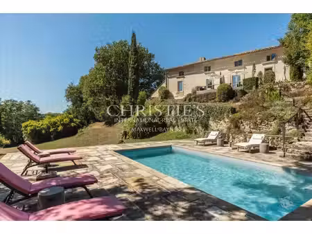 charmante propriété en pierre avec lac et piscine