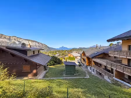 appartement t3 avec grand jardin  cave et parking les carroz d’araches (74)