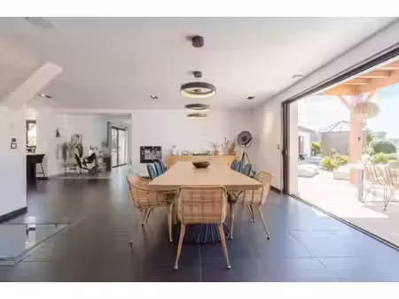 aux portes de bordeaux – villa contemporaine dans un parc de 6 500 m²