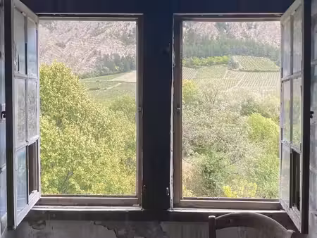 une demeure de caractère au sein d’un château du xve siècle