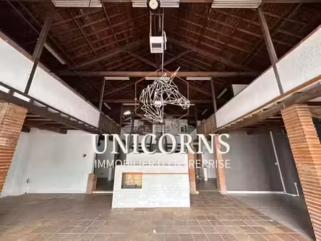 vente commerce 584m²
