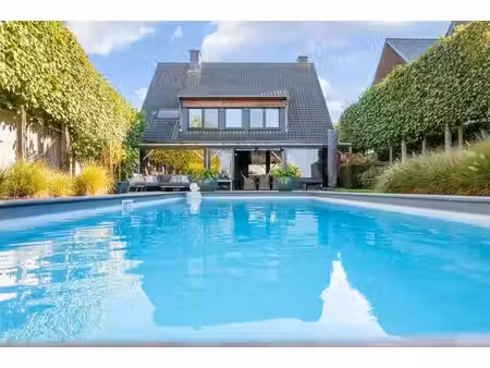 statige woning met zwembad en 5 slaapkamers