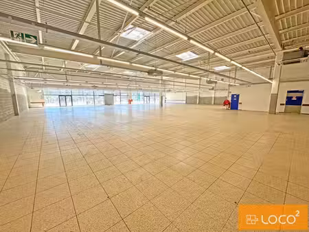 location commerce 1417m²