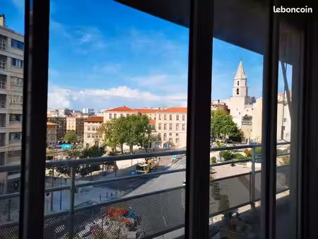vieux port hotel de ville gd t2 65 m²+ balcon  vue  soleil