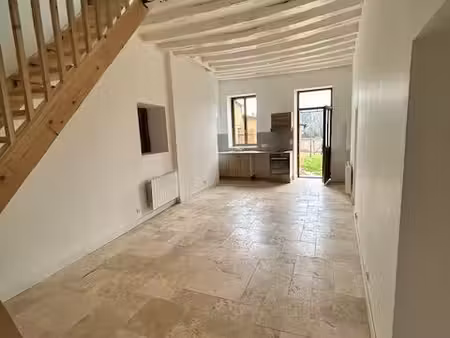 jolie petite maison rue calme saint fargeau