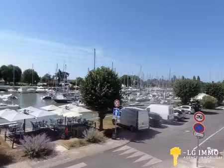 appartement 2 chambres rénové avec vue sur un joli port