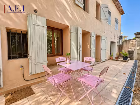 six fours les plages - bas de villa avec jardin et stationnement