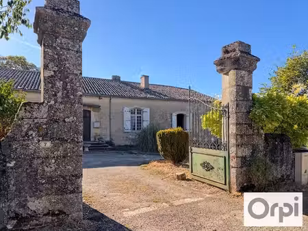 superbe propriété xixème de plus de 320 m² habitable à rénover avec ses dépendances et...