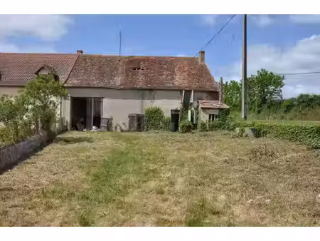 maison en pierre et pisé à réhabiliter  avec grange et étables aménageables  sur 430 m2 de