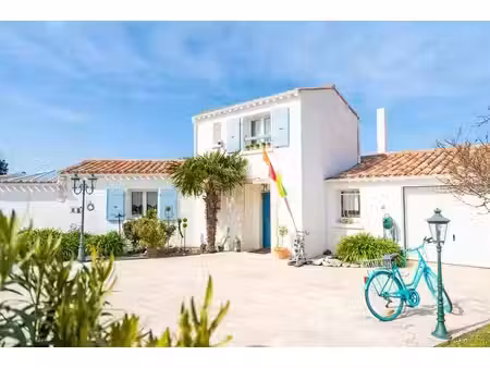 villa de standing proche centre-ville et mer - un art de vivre u