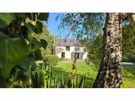 près de rennes  en allant vers saint malo - une maison chaleureuse  un cadre verdoyant...