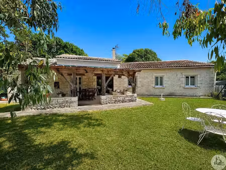 maison en pierres avec terrain