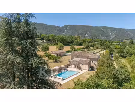 mas en pierre rénové avec vue sur bonnieux  lacoste et le mont v