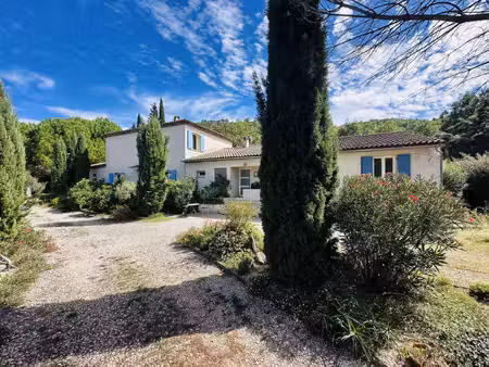 ensemble immobilier rare : 2 villas  10 pièces